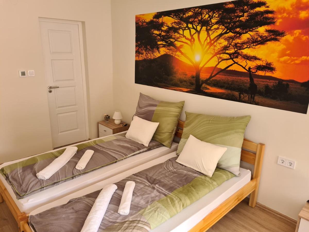 Napfeny Apartman Makó エクステリア 写真